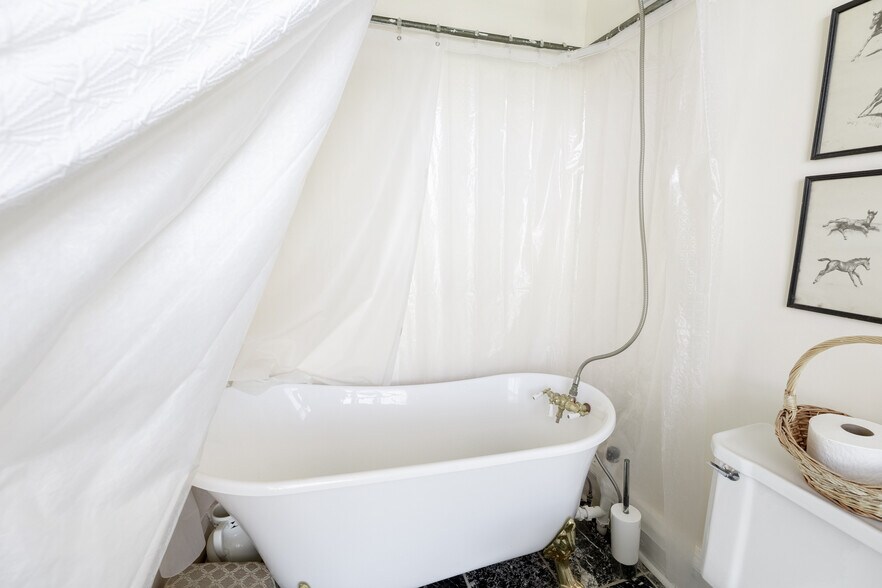 More Photos Of 2416 Lowesville Rd, Amherst Hospitality For Sale