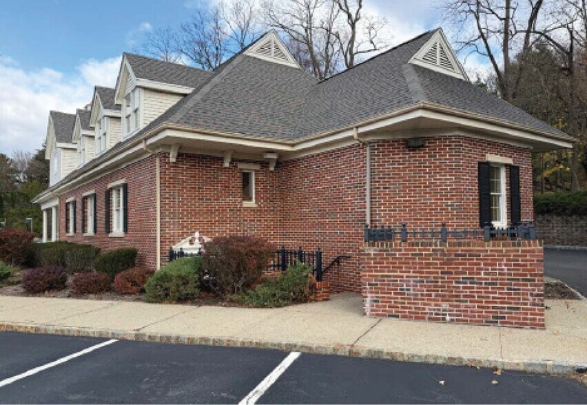 More Photos Of 1921 Washington Valley Rd, Martinsville Bank For Lease