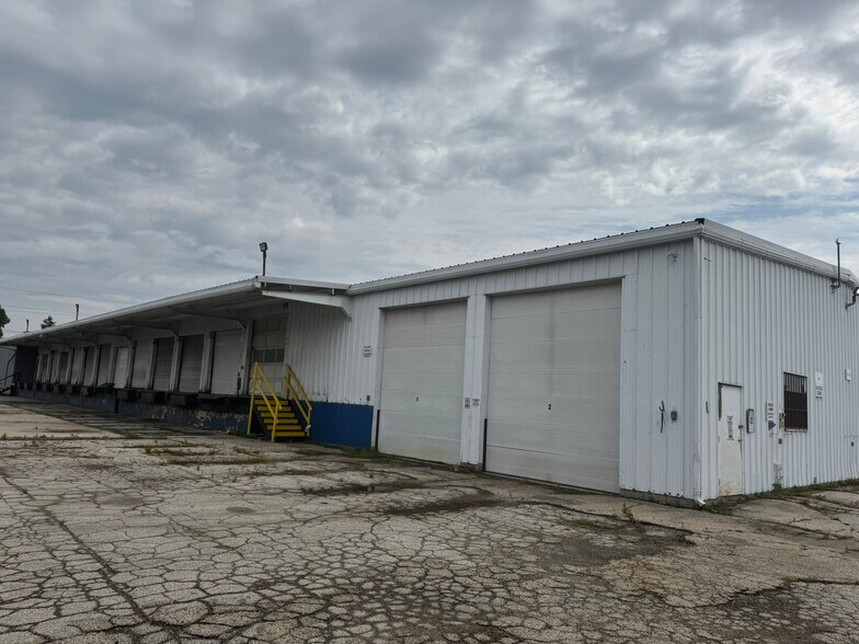 More Photos Of 736 Morris St, Fond Du Lac Warehouse For Lease