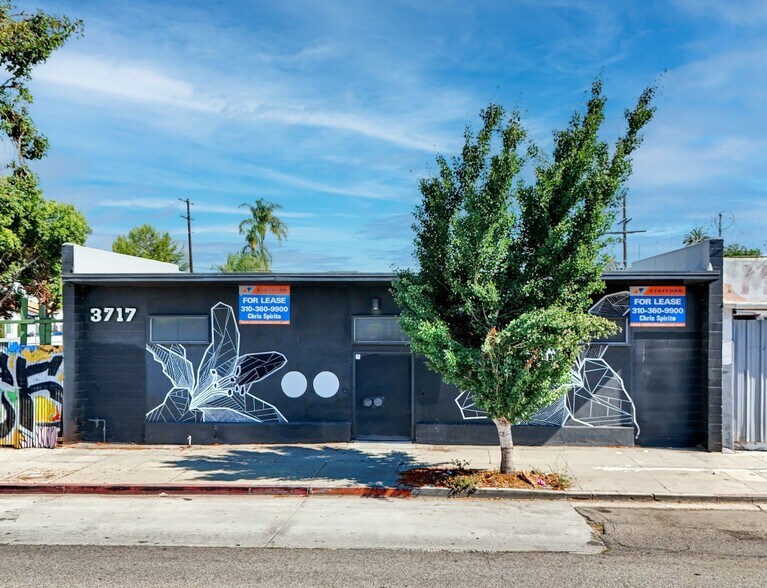 Primary Photo Of 3717 W Jefferson Blvd, Los Angeles Showroom For Lease