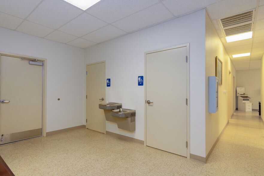 More Photos Of 405 Enterprise St, Longview Warehouse For Sale