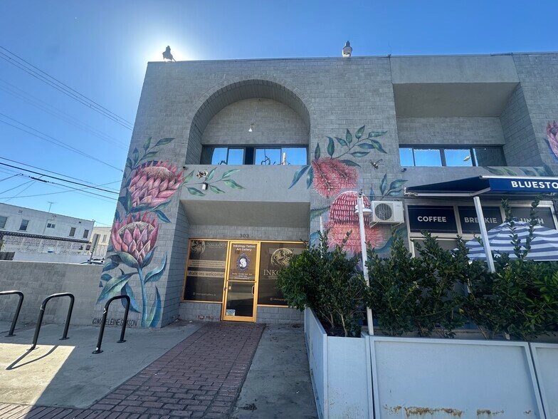 More Photos Of 8108 W 3rd St, Los Angeles Freestanding For Lease