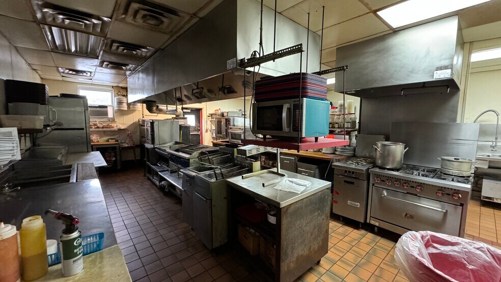 More Photos Of 1824-1826 Hanover Ave, Allentown Restaurant For Sale