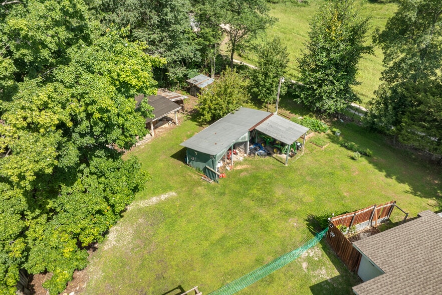 More Photos Of 621 Court St, Jasper Trailer Camper Park For Sale