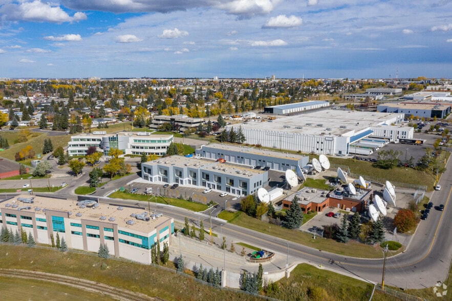 More Photos Of 220 Manning Rd NE, Calgary Showroom For Sale