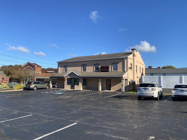 Primary Photo Of 425 Chartiers St, Bridgeville Medical For Sale