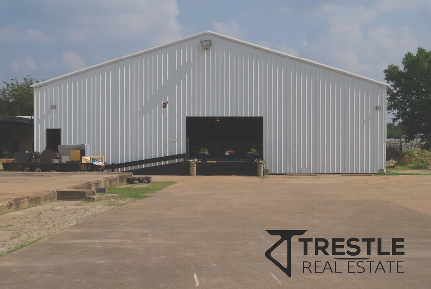 Primary Photo Of 3812 Cockrell Ave, Fort Worth Warehouse For Lease