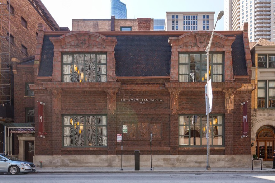Primary Photo Of 9 E Ontario St, Chicago Office For Lease