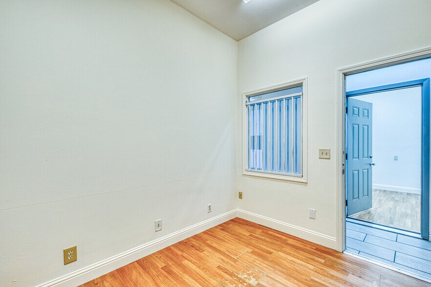 More Photos Of 729 S Main St, Salinas Office For Sale