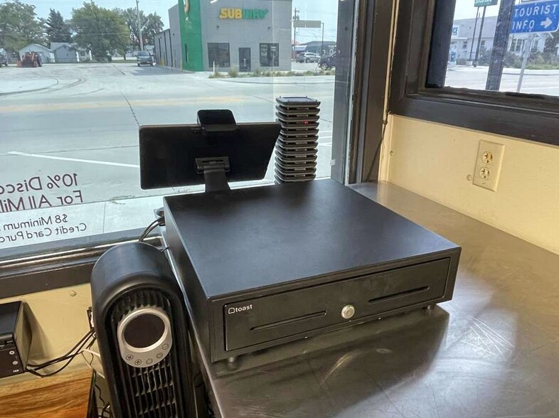 More Photos Of 223 S Main St, Valentine General Retail For Sale