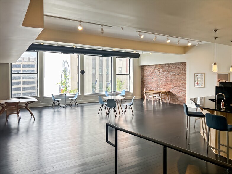 More Photos Of 22 E Washington St, Indianapolis Coworking Space