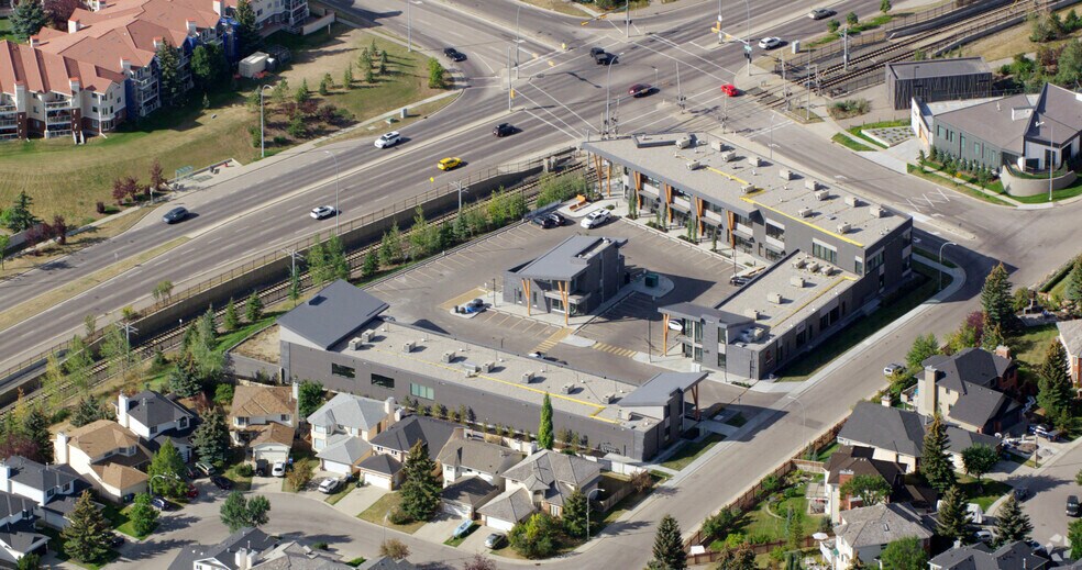 More Photos Of 40 Christie Park Vw SW, Calgary Storefront For Sale