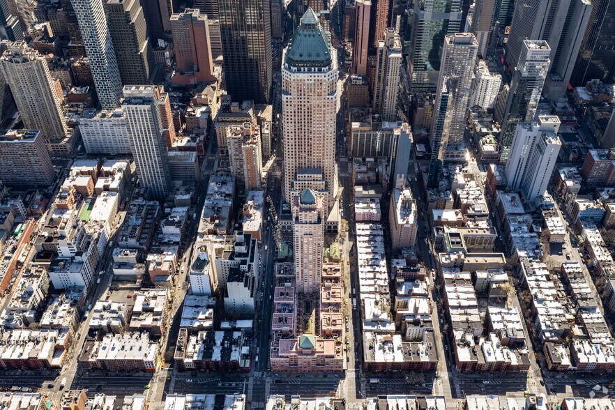 More Photos Of 825 Eighth Ave, New York Office For Lease