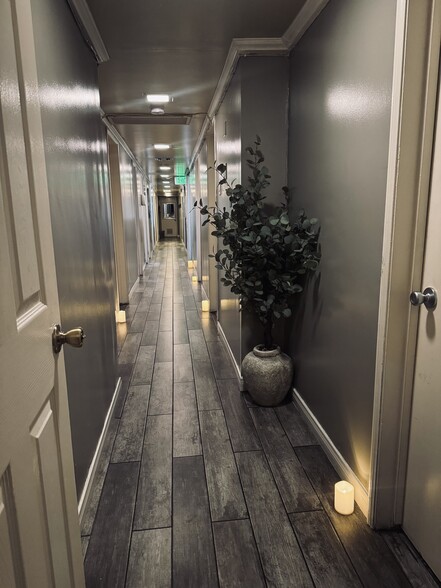 More Photos Of 7620 Lindley Ave, Reseda Medical For Lease