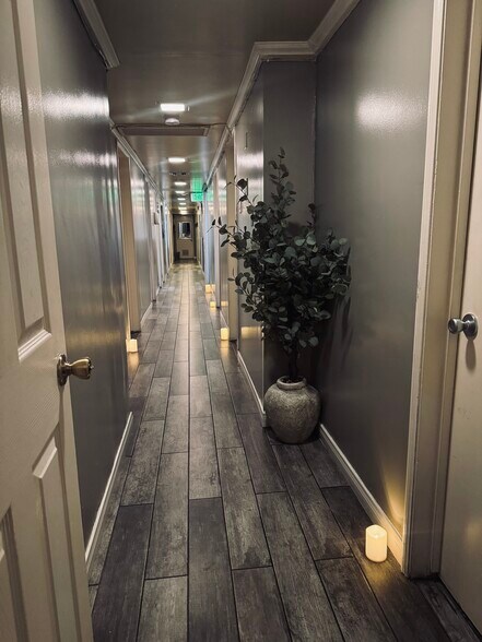 More Photos Of 7620 Lindley Ave, Reseda Medical For Sale