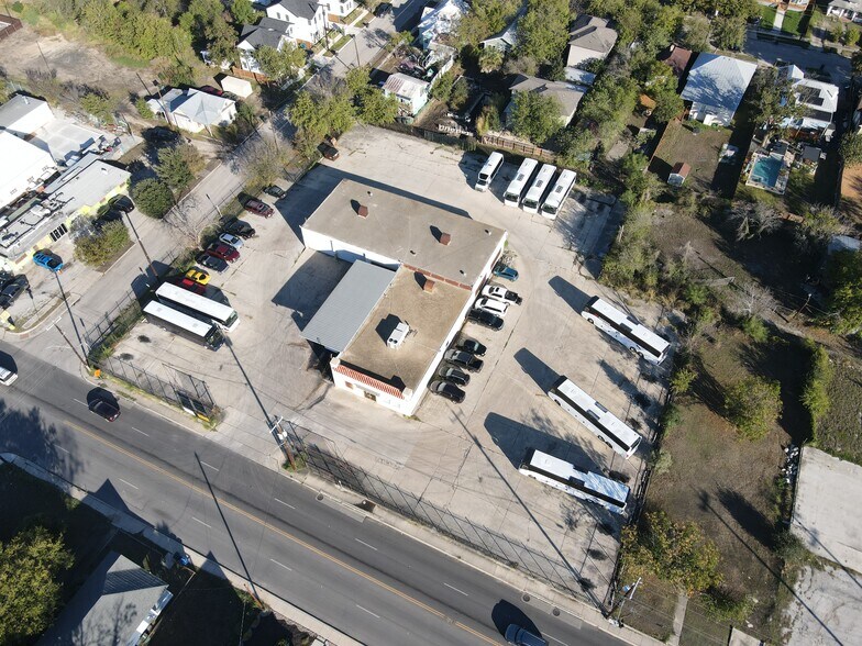 More Photos Of 1505 E Houston St, San Antonio Truck Terminal For Lease