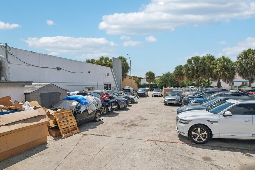 More Photos Of 15150 W Dixie Hwy, North Miami Beach Auto Repair For Sale