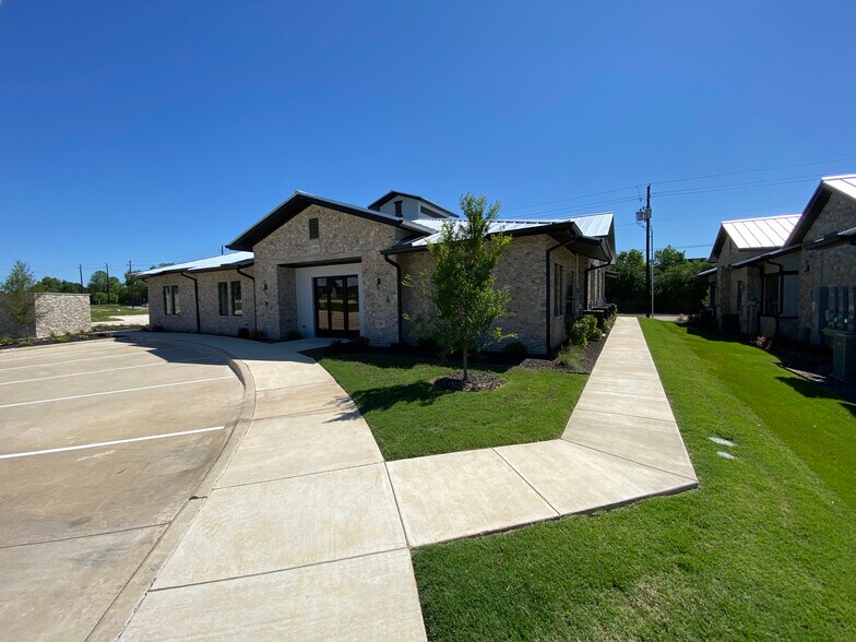 More Photos Of 1120 N Kimball Ave, Southlake Medical For Lease