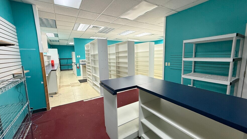 More Photos Of 3350-3390 E Bay Dr, Largo Storefront For Lease