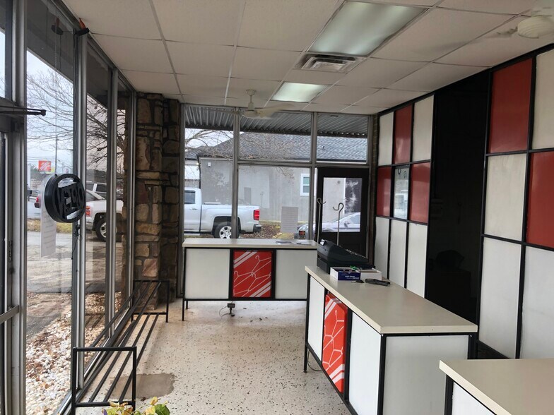 More Photos Of 2310 Lawrenceville Hwy, Decatur Freestanding For Lease