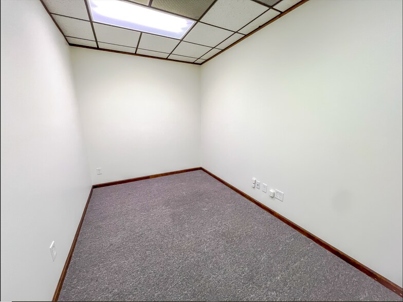 More Photos Of 9111 Broadway St, Merrillville Office For Lease