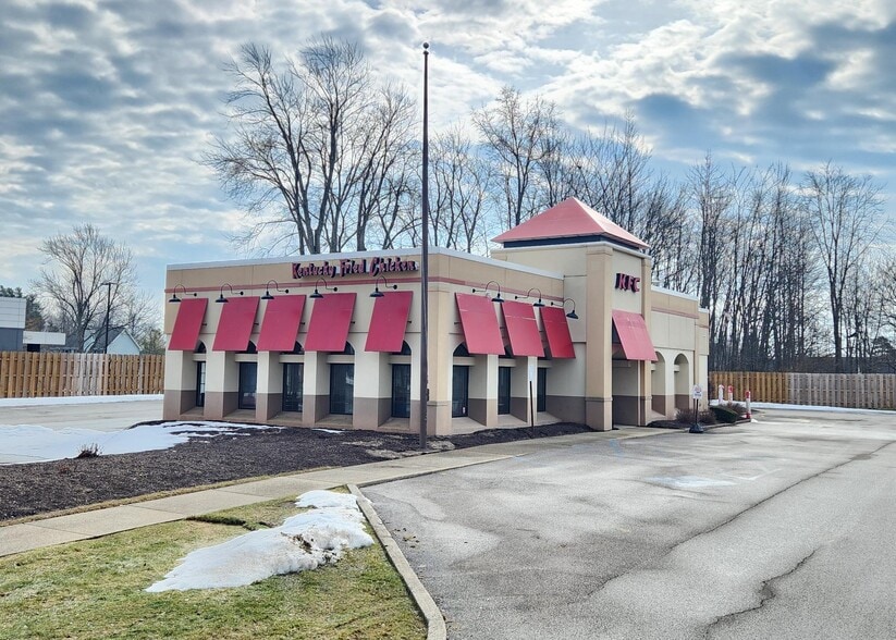 Primary Photo Of 5525 Royalton Rd, North Royalton Fast Food For Lease