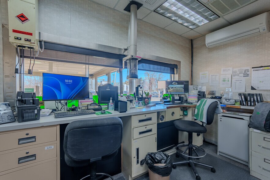 More Photos Of 305 4th Ave SW, Red Bay Bank For Sale