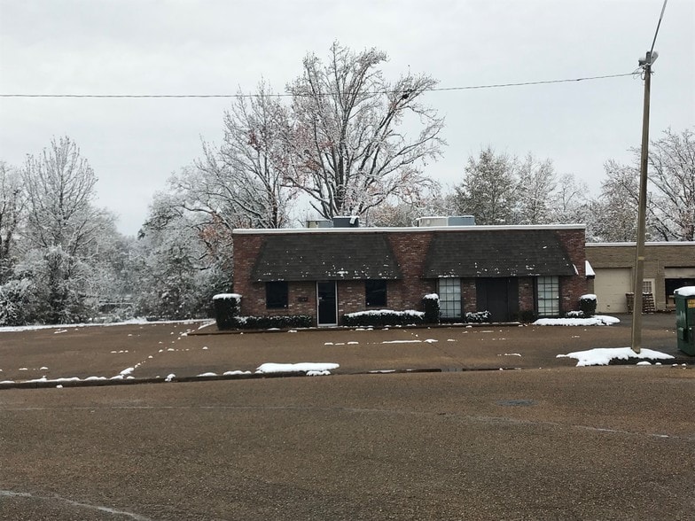 More Photos Of 5339 I-55, Jackson Office For Lease