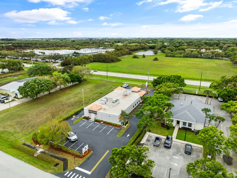 More Photos Of 845 37th Pl, Vero Beach Medical For Sale