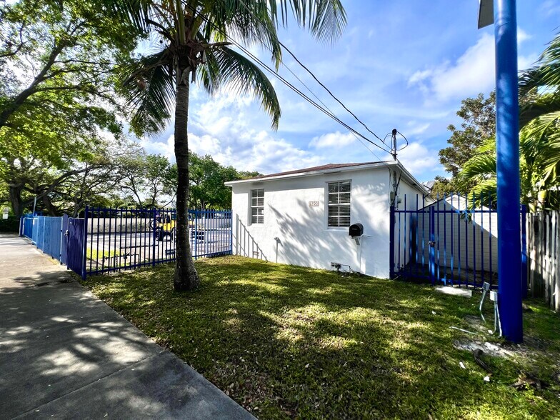 More Photos Of 5703 SW 17th St, Miami Daycare Center For Sale