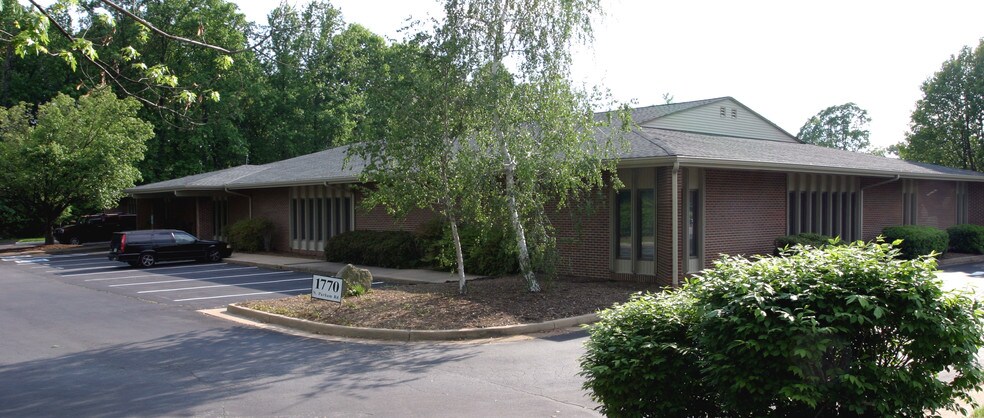 More Photos Of 1770 N Parham Rd, Richmond Office For Lease