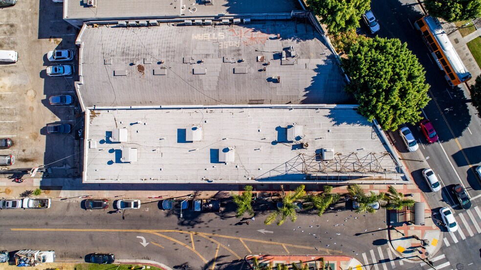 More Photos Of 1252 S Lake St, Los Angeles Storefront Retail Residential For Sale