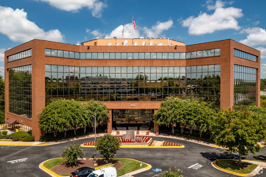 More Photos Of 100 Lakeforest Blvd, Gaithersburg Office For Sale