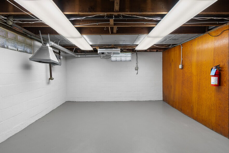 More Photos Of 1850 Whipple Ave NW, Canton Storefront Retail Residential For Sale