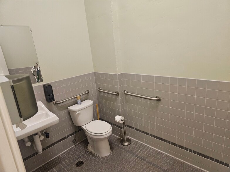 More Photos Of 2 S Main St, Coalville Loft Creative Space For Lease