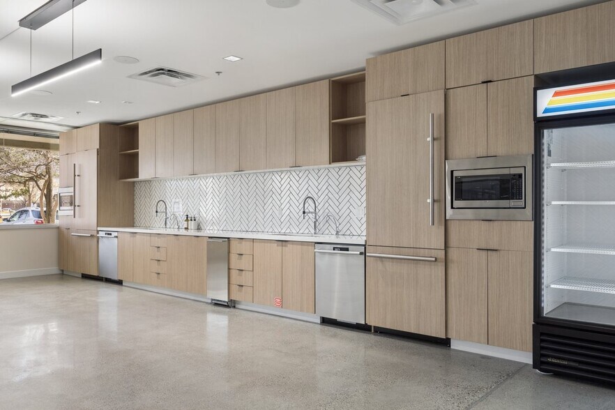 More Photos Of 1712 S East Bay Blvd, Provo Unknown For Lease