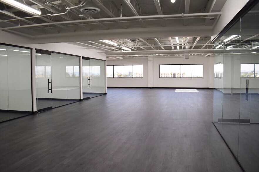 More Photos Of 4245 S Grand Canyon Dr, Las Vegas General Retail For Lease