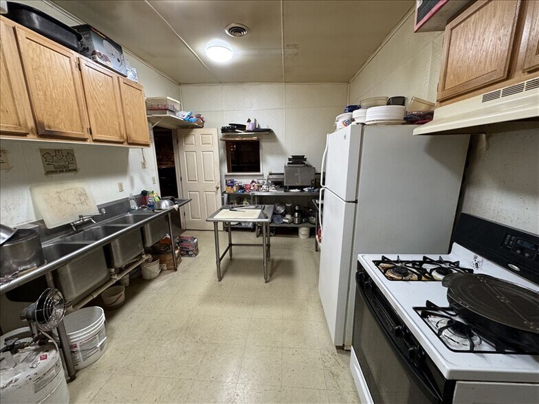 More Photos Of 205 N Macon St, Bevier Restaurant For Sale