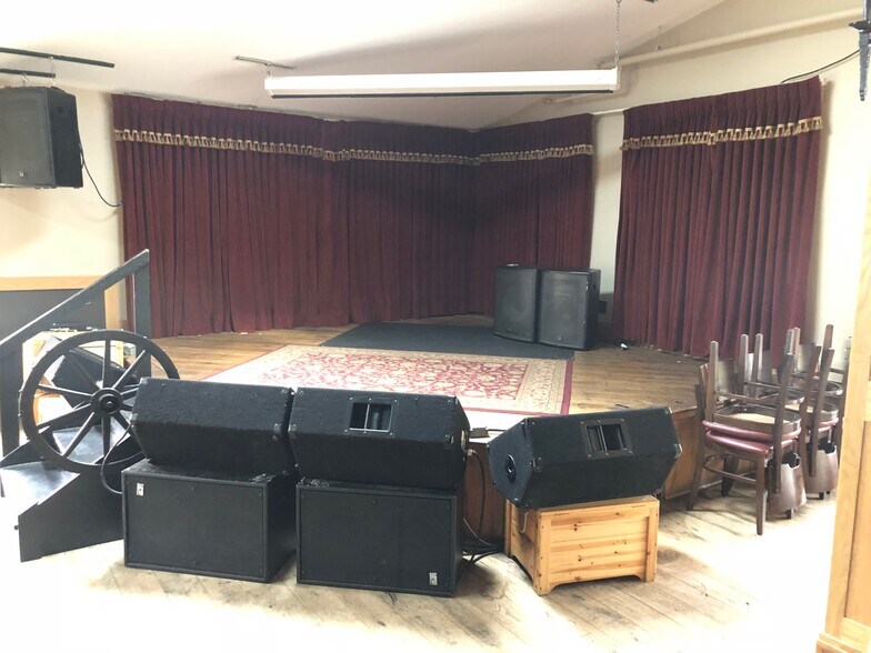 More Photos Of 5381 Abbott Rd, Hamburg Restaurant For Sale