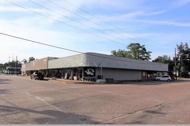 More Photos Of 165 E Avenue H, Silsbee Storefront Retail Office For Lease
