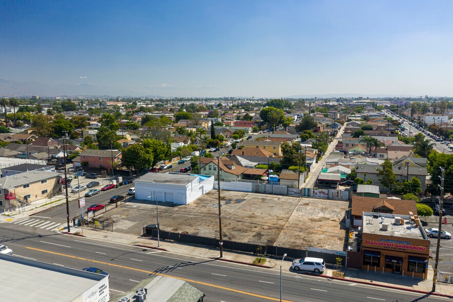 More Photos Of 110 E 62nd St, Los Angeles Auto Repair For Lease