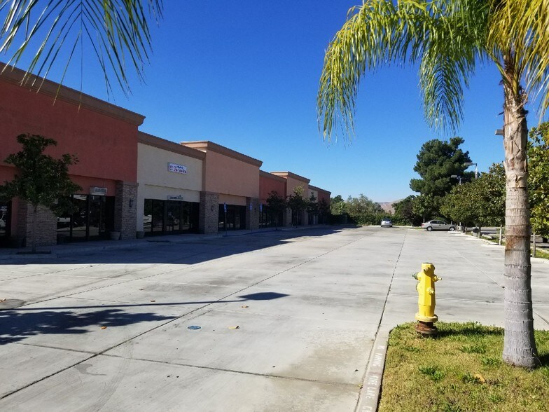 More Photos Of 790 S State St, San Jacinto Restaurant For Lease