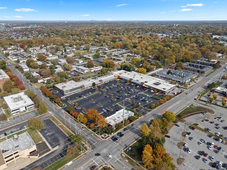 More Photos Of 9700-9850 W 87th St, Overland Park Unknown For Lease