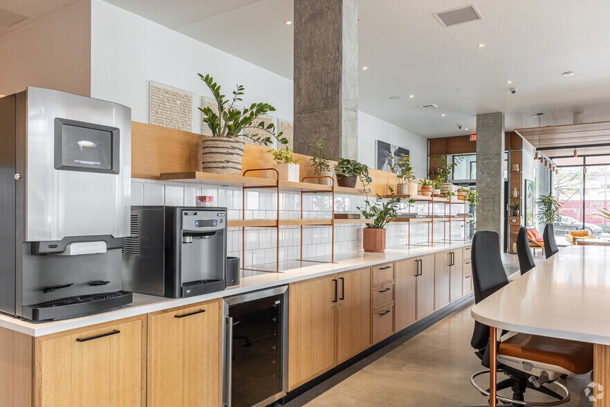 More Photos Of 1378 NW 18th Ave, Portland Apartments For Lease