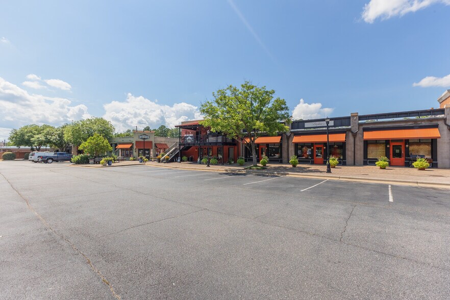 More Photos Of 1358 13th St, Columbus Storefront Retail Office For Lease