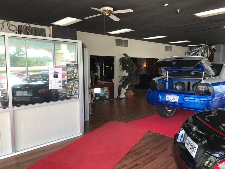 More Photos Of 1409 I-45 Fwy, Conroe Industrial For Lease