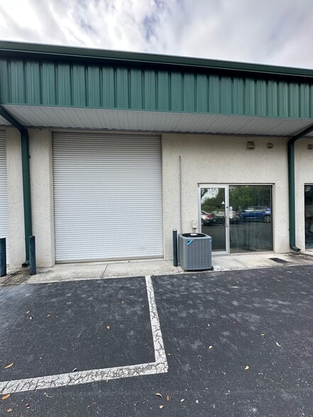 Primary Photo Of 1925 Barber Rd, Sarasota Warehouse For Lease