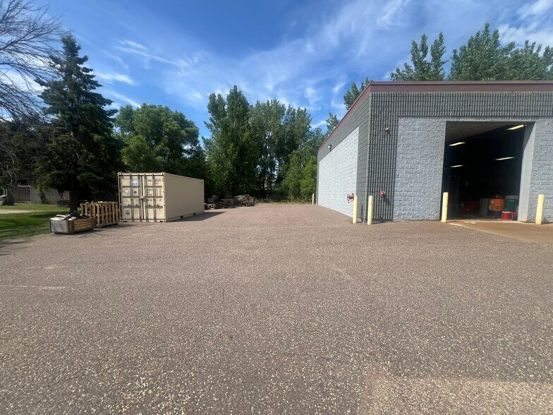 More Photos Of 2161 NE 107th Ln, Blaine Manufacturing For Lease