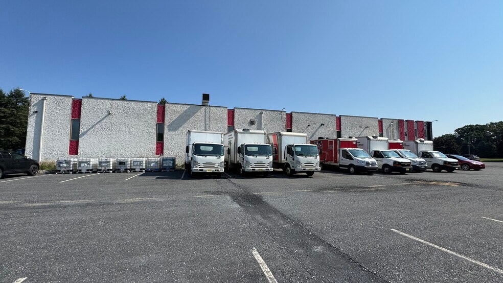 More Photos Of 231 Moorestown Dr, Bath Manufacturing For Sale