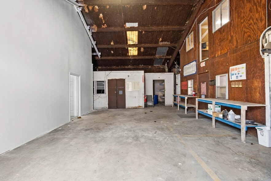 More Photos Of 8316 La Porte Rd, Houston Warehouse For Sale